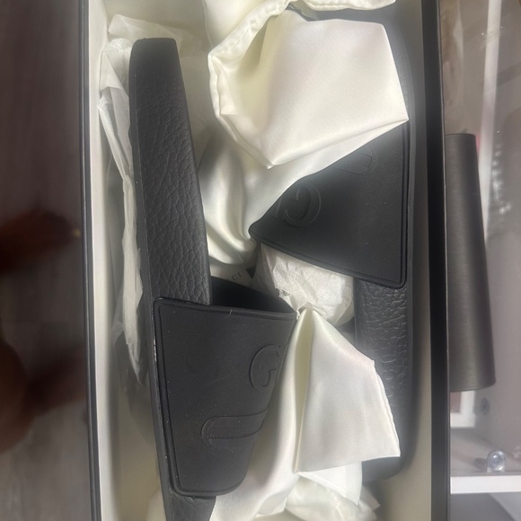 Gucci Slides - Picture 3 of 5